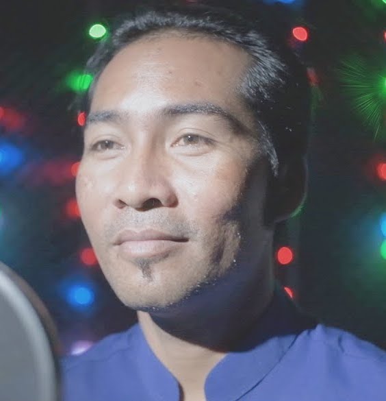 នាយ វ៉ែប