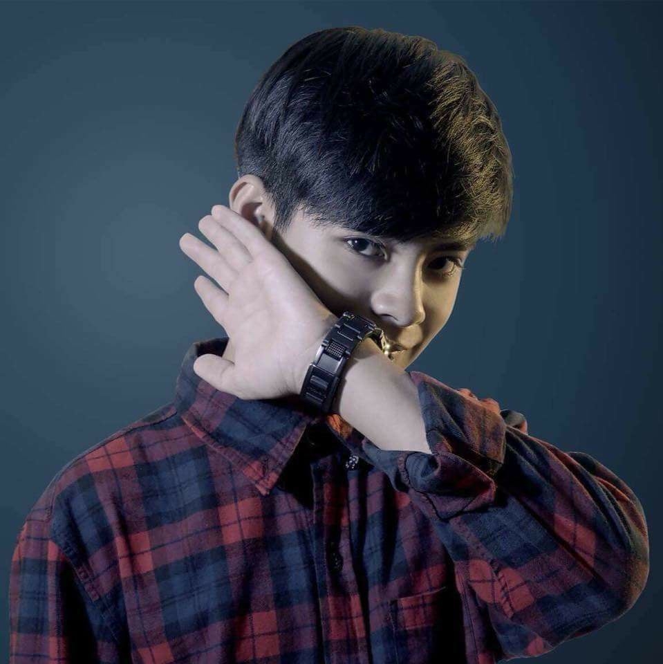 ថៃ អតិតជាតិបុត្រ
