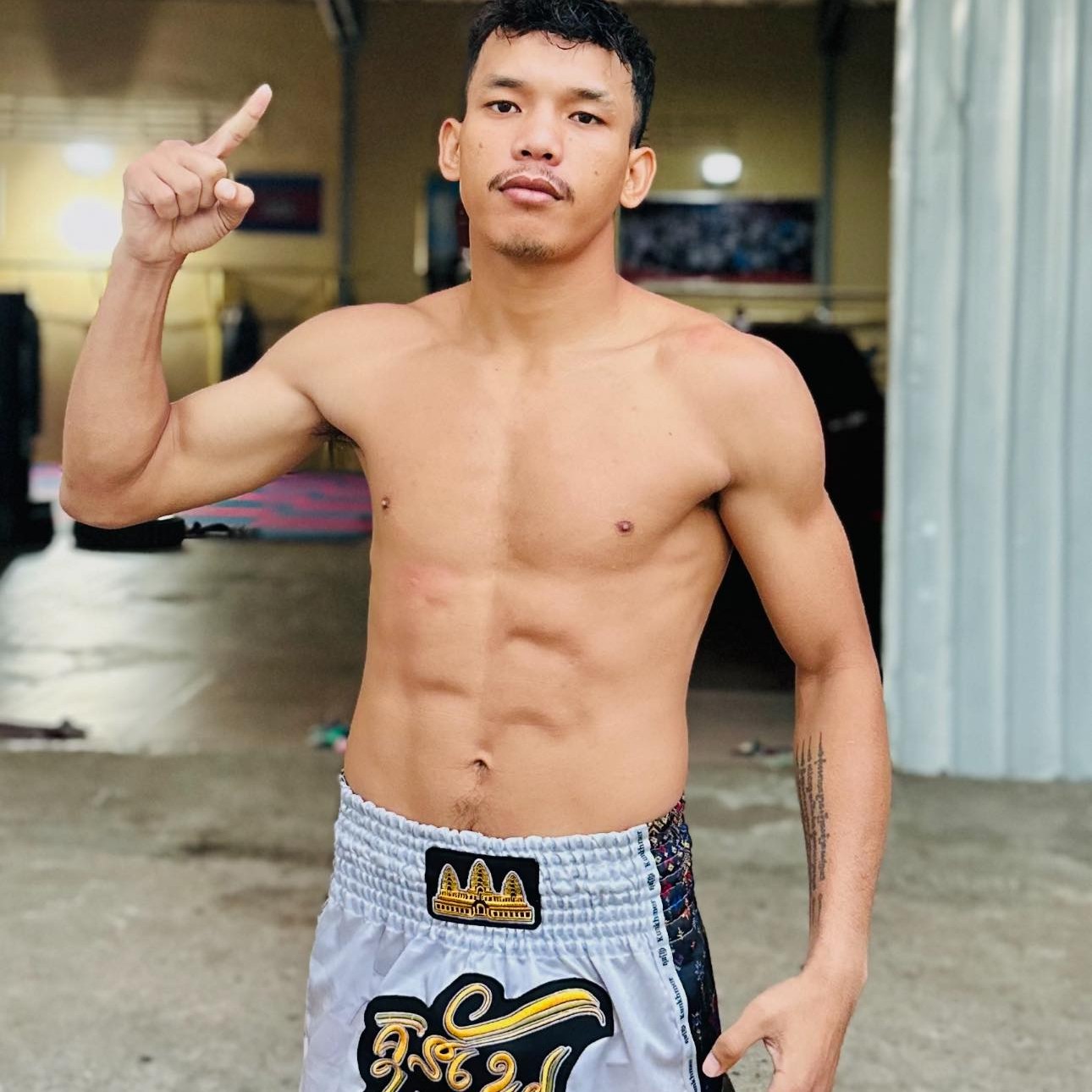 បឺត សង្ឃឹម